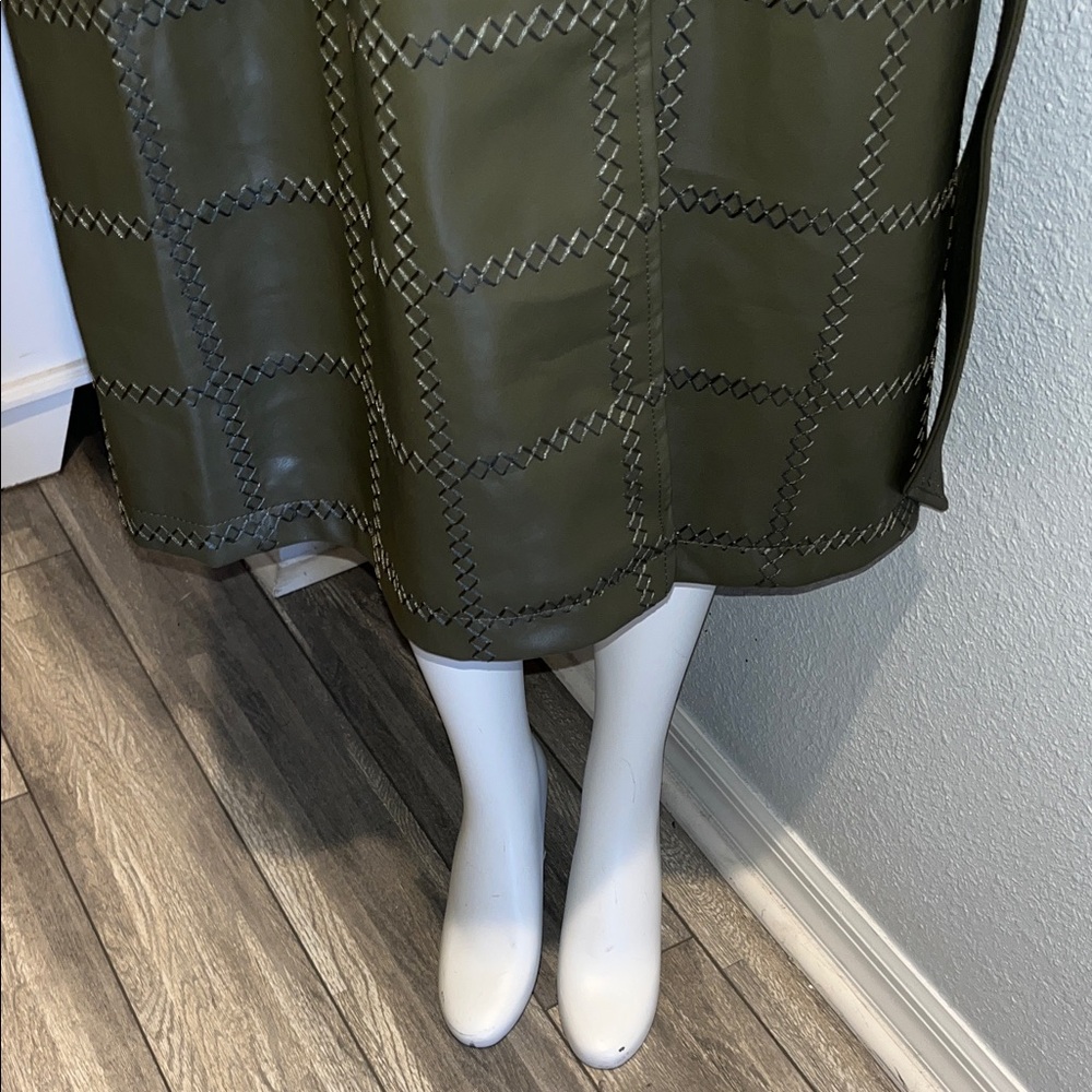 Olive Green Belted Women's Trench Coat size large beautifully made HSN - Picture 7 of 16
